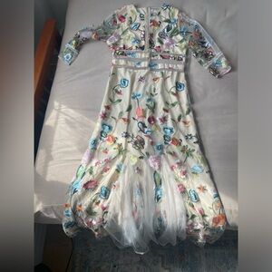 vone formal dress w appliqué